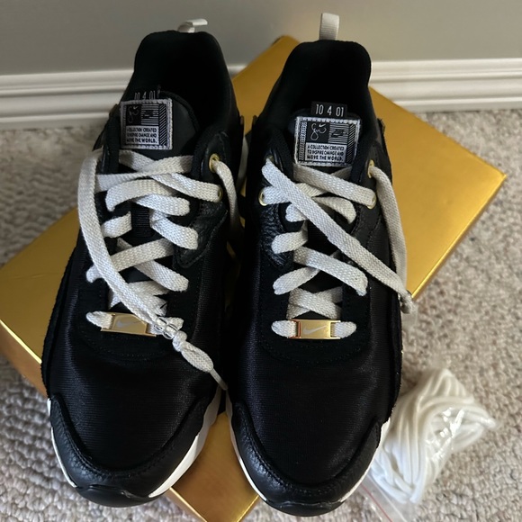 Nike - Picture 5 of 6